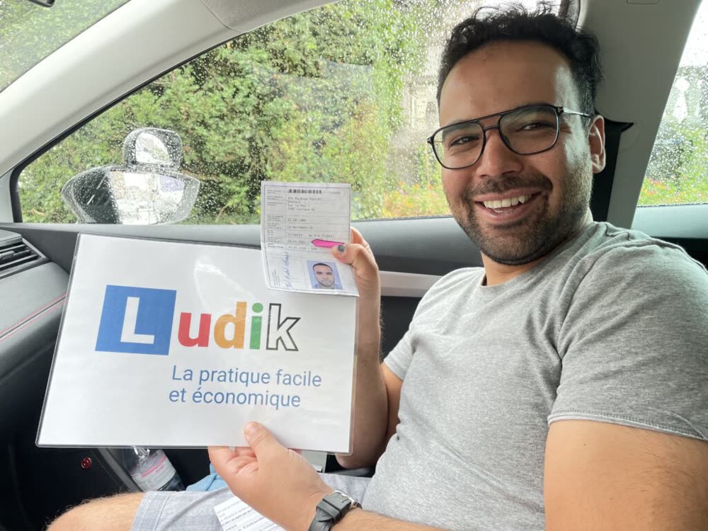 Élève Ludik après la réussite de son permis (photo 2)