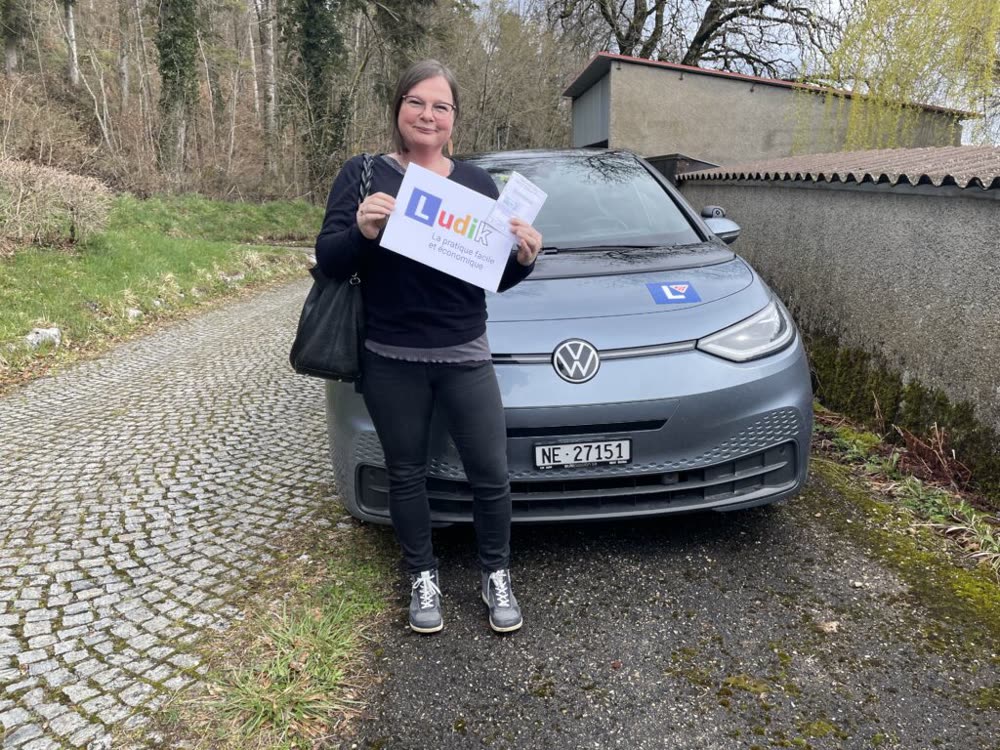 Élève Ludik après la réussite de son permis (photo 48)