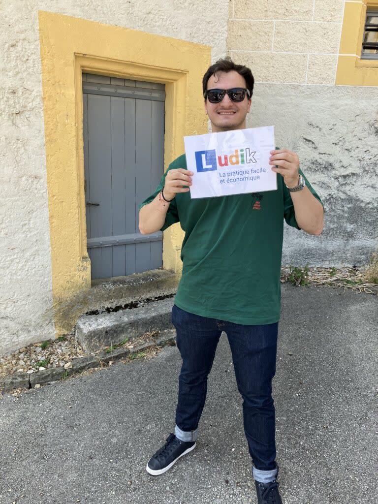 Élève Ludik après la réussite de son permis (photo 12)