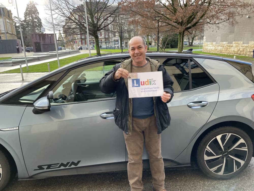 Élève Ludik après la réussite de son permis (photo 14)