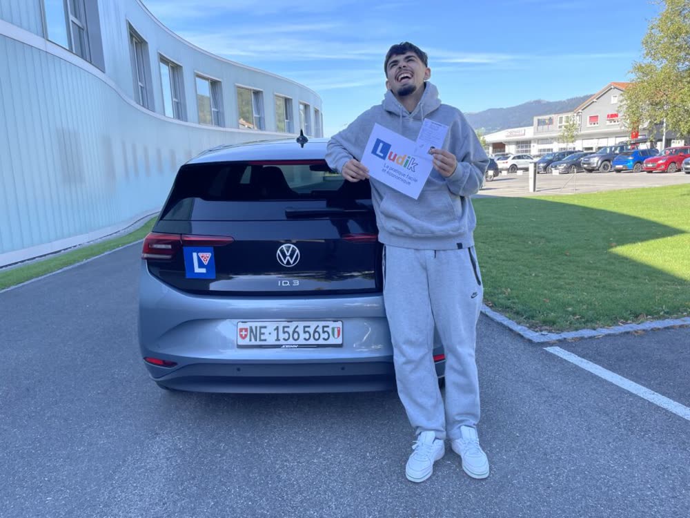 Élève Ludik après la réussite de son permis (photo 29)