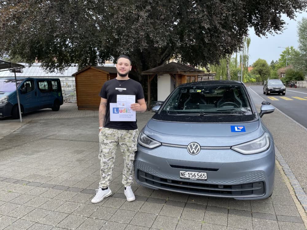 Élève Ludik après la réussite de son permis (photo 27)