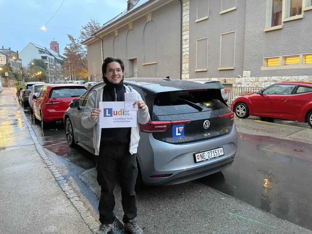 Élève Ludik après la réussite de son permis (photo 35)
