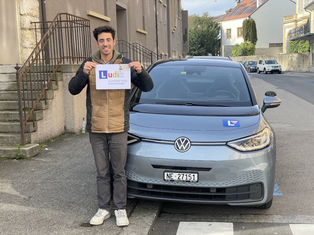 Élève Ludik après la réussite de son permis (photo 46)