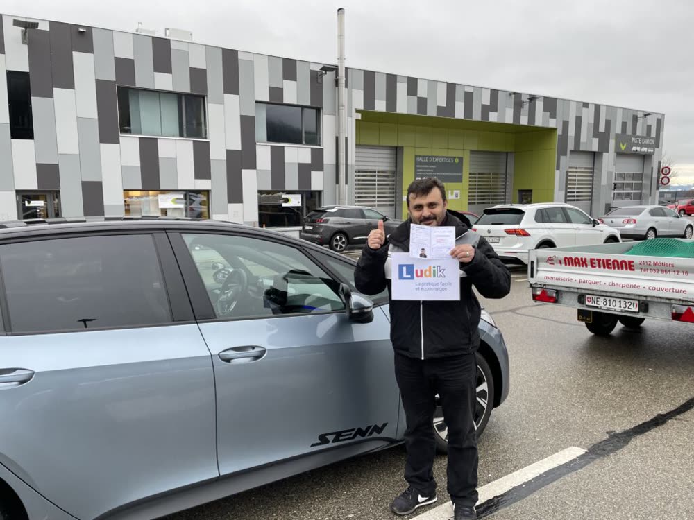 Élève Ludik après la réussite de son permis (photo 15)