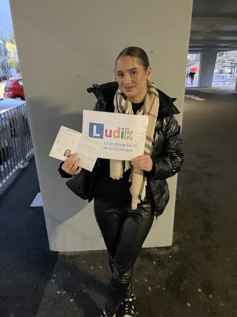 Élève Ludik après la réussite de son permis (photo 20)