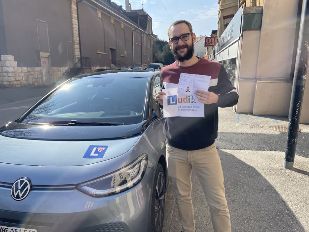 Élève Ludik après la réussite de son permis (photo 23)