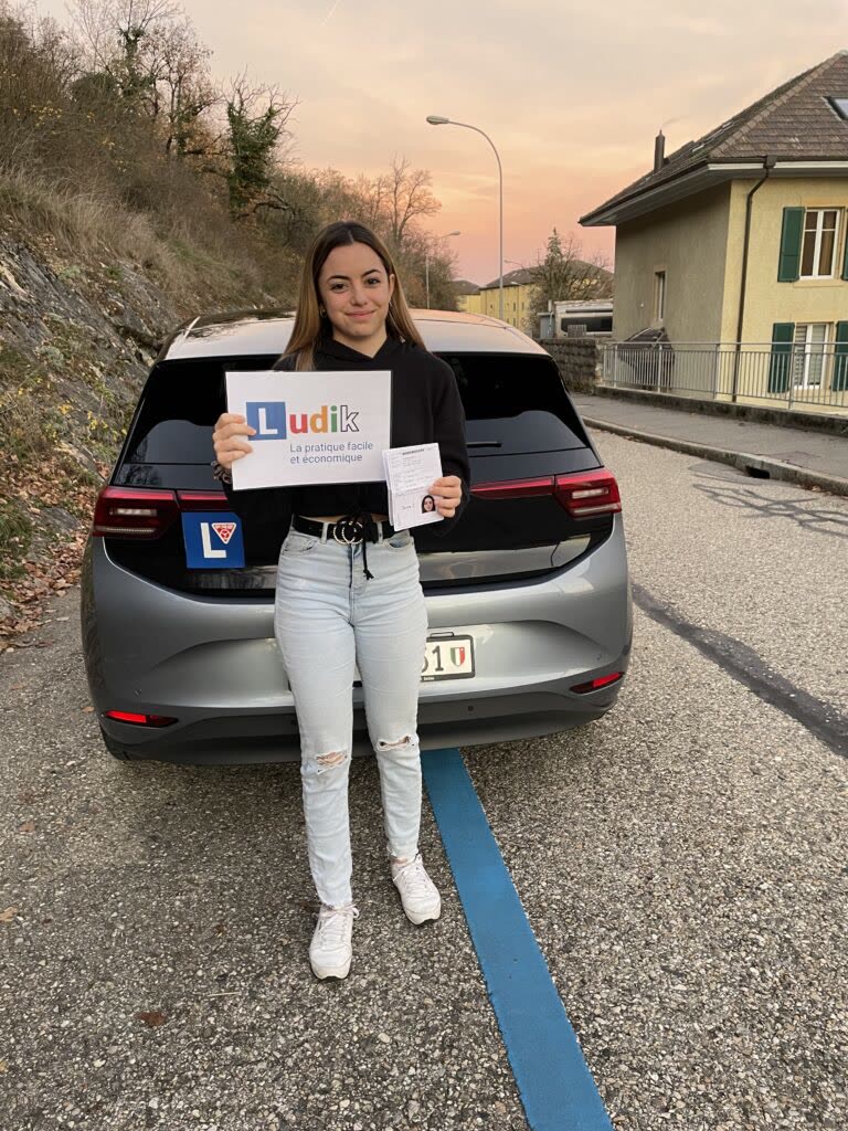 Élève Ludik après la réussite de son permis (photo 40)