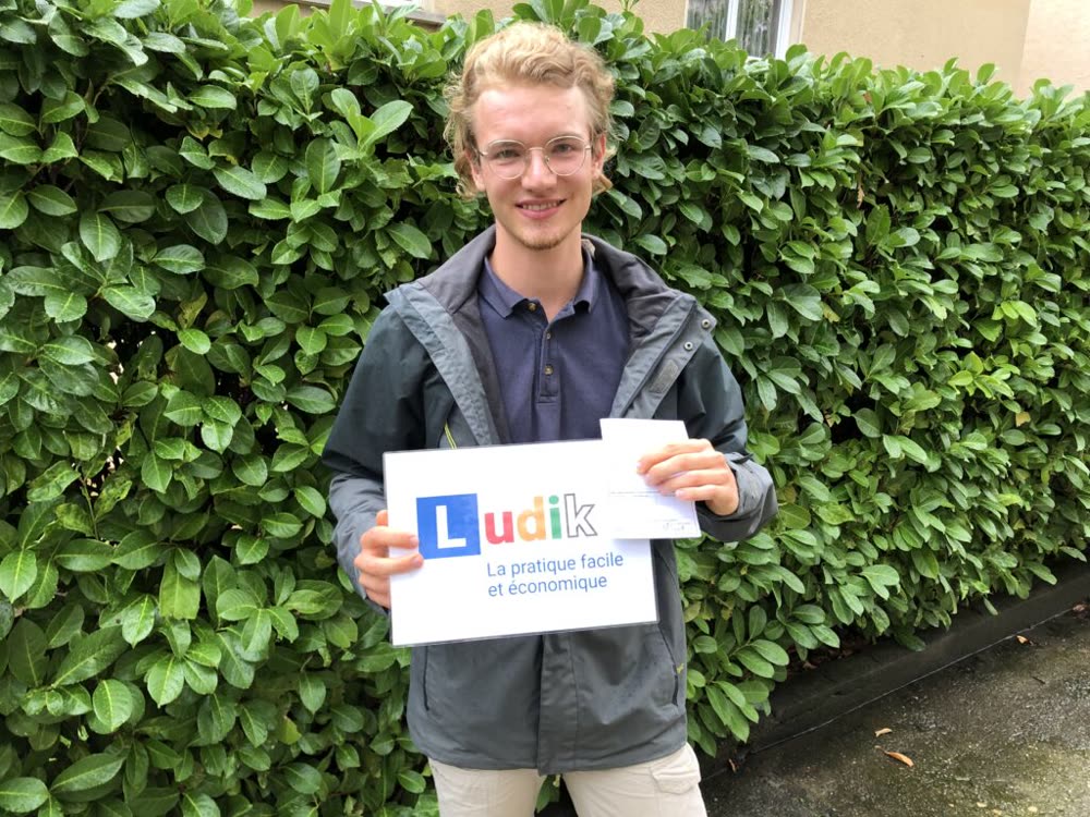 Élève Ludik après la réussite de son permis (photo 8)
